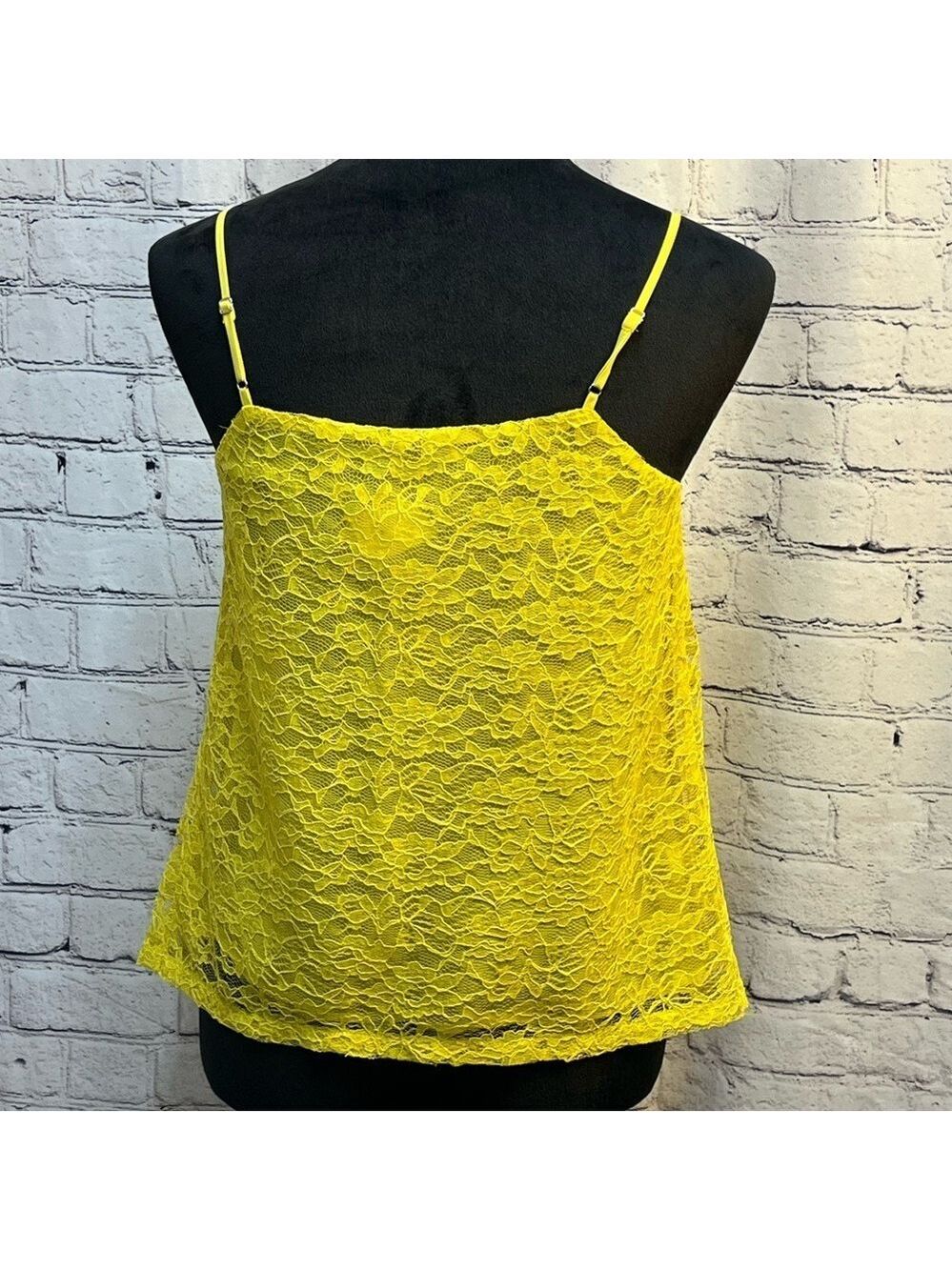 Ann Taylor Yellow Lace Overlay Pleated Front Spaghetti Strap Lined Top sz XS NWT - Picture 3 of 11